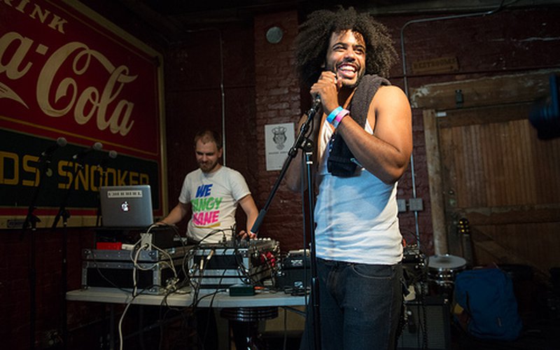 Clipping live performance